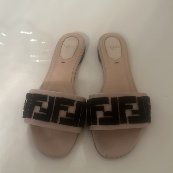 Very comfortable slides withh ff logo - Picture 2 of 5
